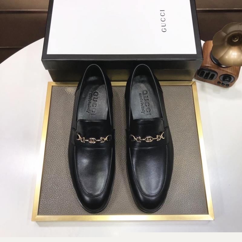 G*u*i leather shoes